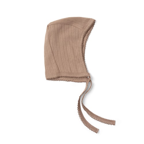 Anna Babyhjelm i Cocoa - Økologisk og varm til babyer