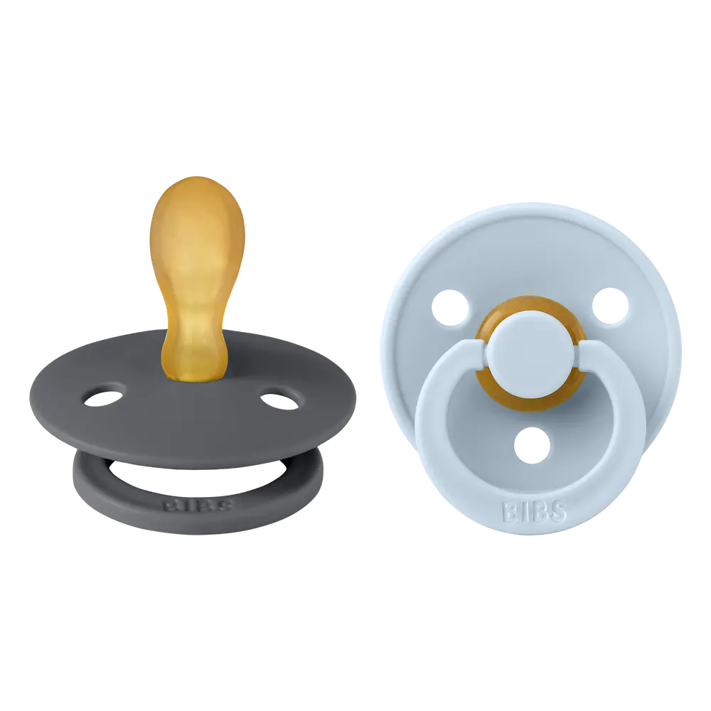 2 Pk. BIBS Colour Latex Sutter i Baby Blue - Symmetrisk Design