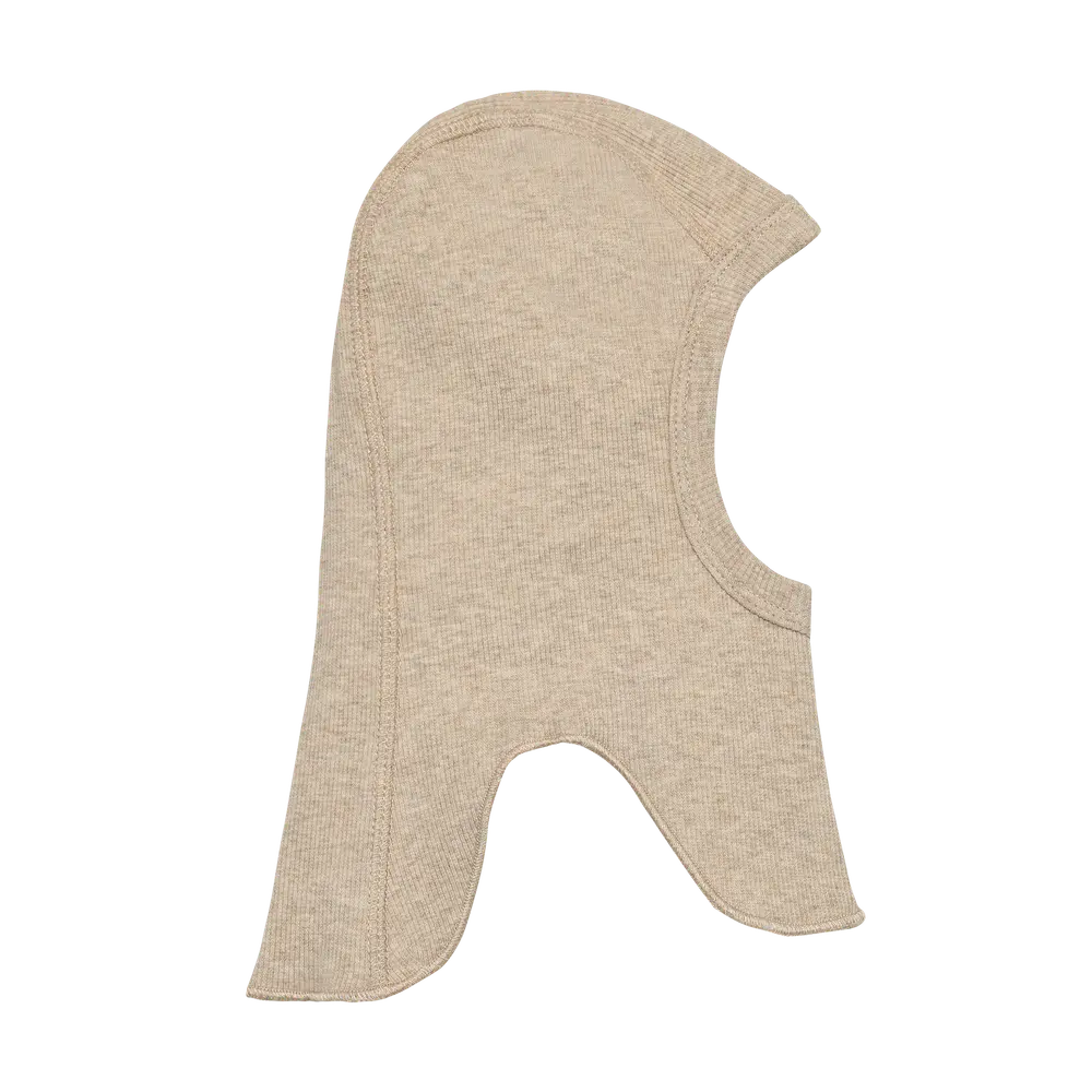 Blød elefanthue fra BeKids - perfekt til overgangsperioder