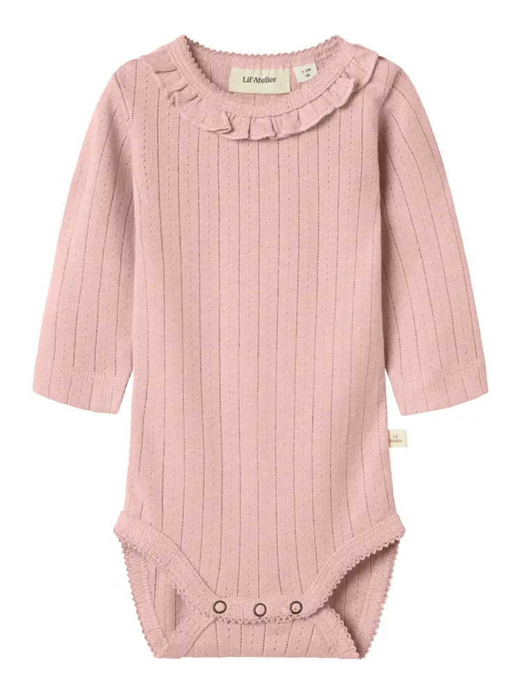 Rachel Nis Langærmet Slim Body i Misty Rose fra Lil' Atelier