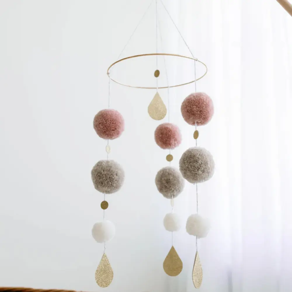 Uro Pom Pom, Lyserød fra Tisu