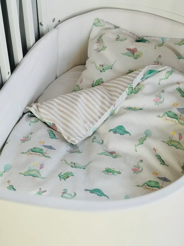 Baby Sengetøj, Dino Green Beige 70x100 Cm fra All By Voss