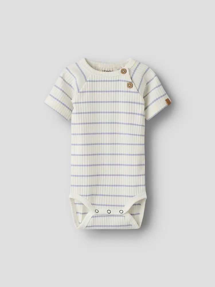 Kail Kortærmet Slim Body Coconut Milk 68 fra Lil' Atelier
