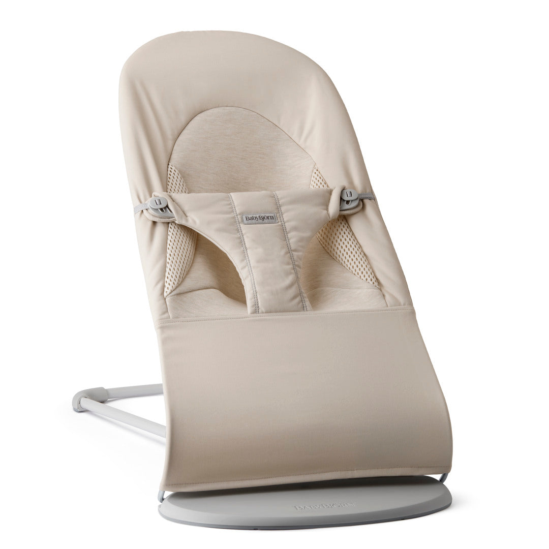 Babybjörn Skråstol Balance Soft Tri Fabric Lys Beige fra Baby Bjørn