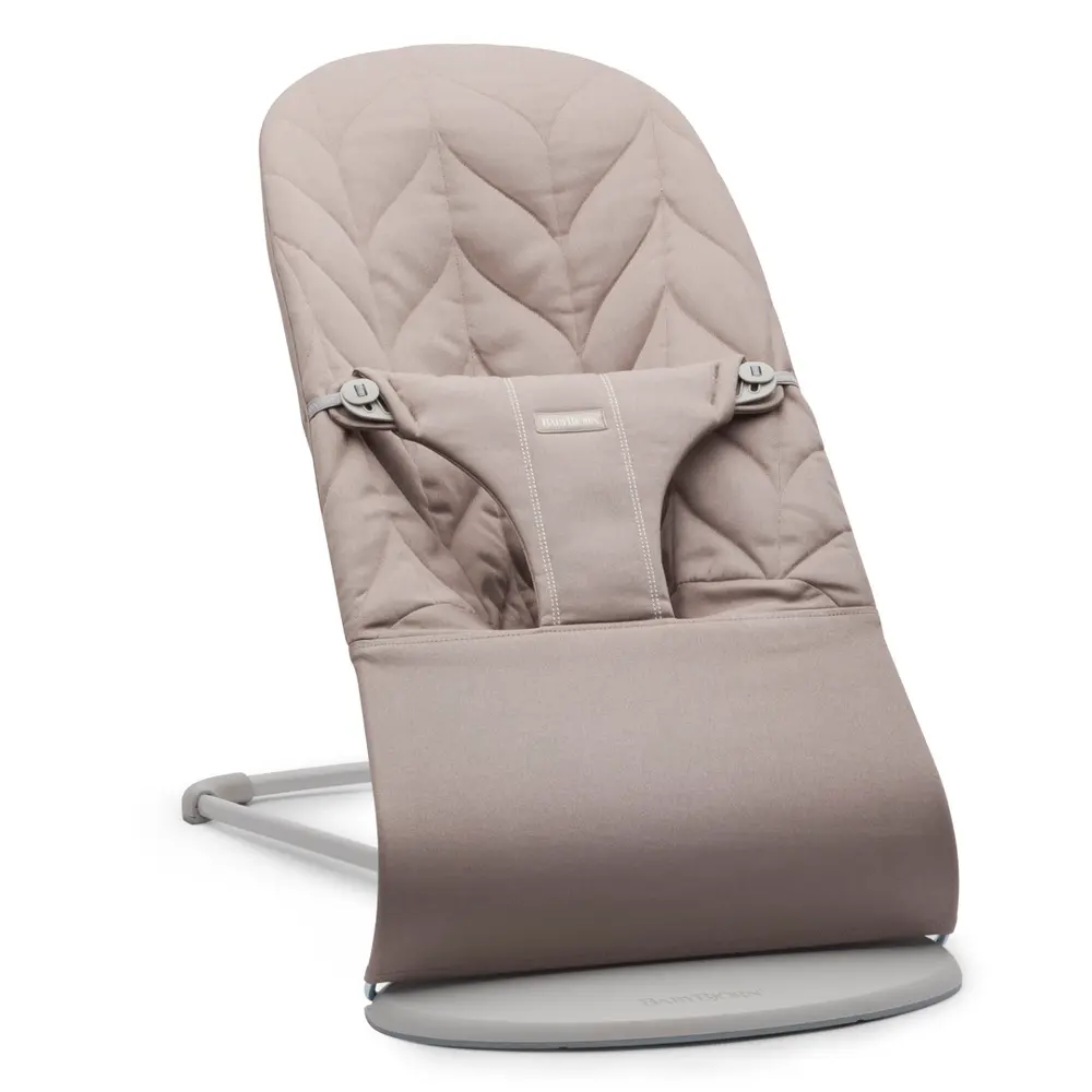 Skråstol Bliss   Vævet, Blomsterbladsquilt, Sandgrå fra Babybjörn