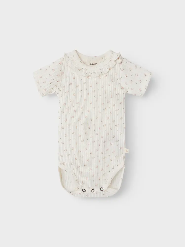 Hulla Hua Kortærmet Slim Body   Coconut Milk   62 fra Lil' Atelier
