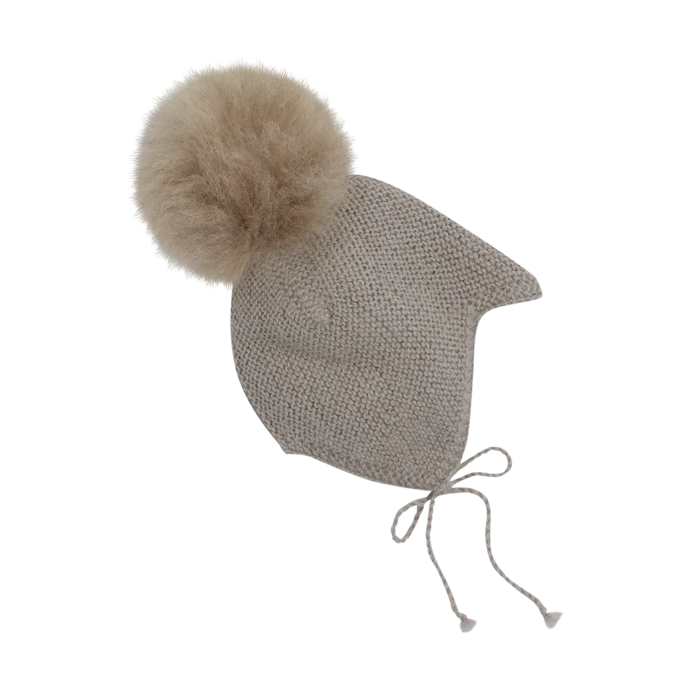 Uldstrikket Alpaca Hjelm M. Pompom Atmosphere 40 fra Huttelihut
